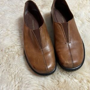 Naturalizer Brown Flats with Leather Finish and Comfortable Slip-On Design